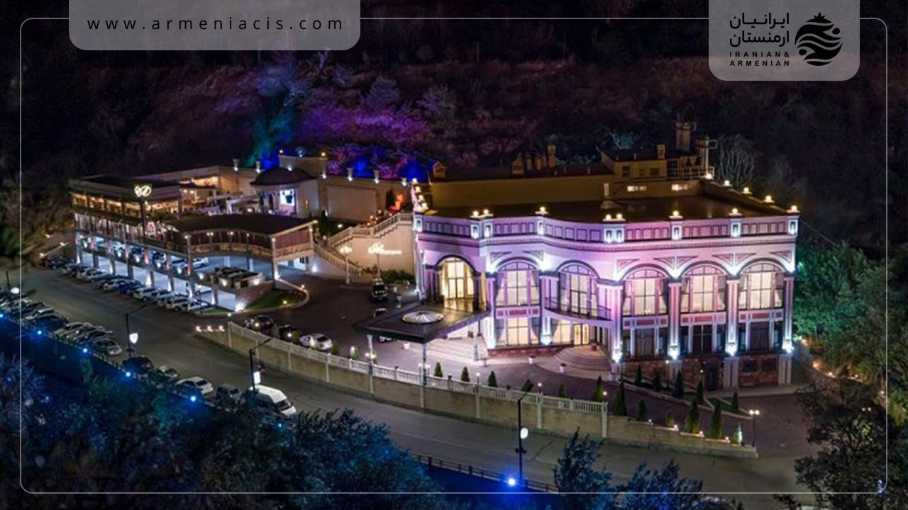 رستوران ایروان در شب
