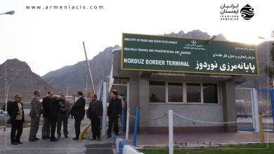 مردم در پایانه مرزی نوردوز